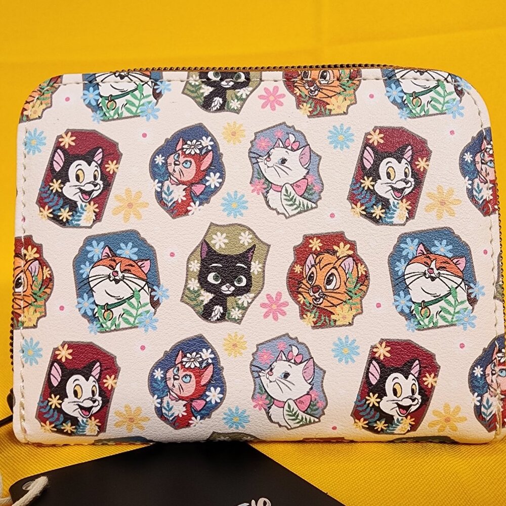 Loungefly Disney Cats Flower Portrait AOP Marie Figaro Dinah Zip Wallet NEW - Picture 2 of 12